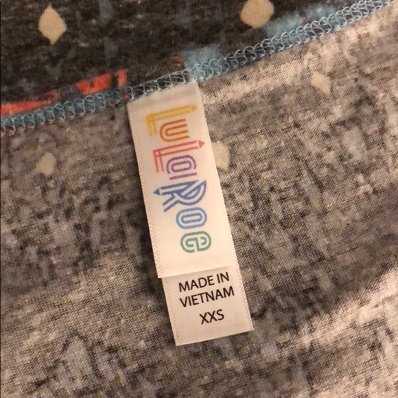 LuLaRoe Geometric Feather Print Perfect T Top - Picture 5 of 5